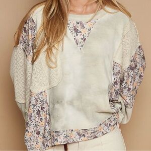 POL top size small floral crochet